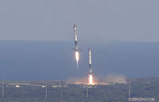 SpaceX Launches Falcon Heavy, Successfully Lands All Three Boosters