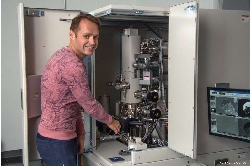 White Dwarf Nova Dust Reveals Secrets of Solar System Formation