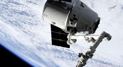 SpaceX Dragon Arrives at ISS, Delivering 5,500 Pounds of Equipment