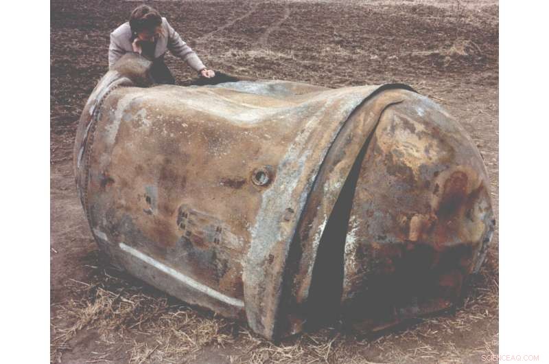 Controlled Demolition of Satellites: Melting Components in a Plasma Tunnel