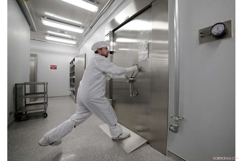 NASA Reveals Decades‑Old Apollo Moon Rock Samples for Modern Analysis