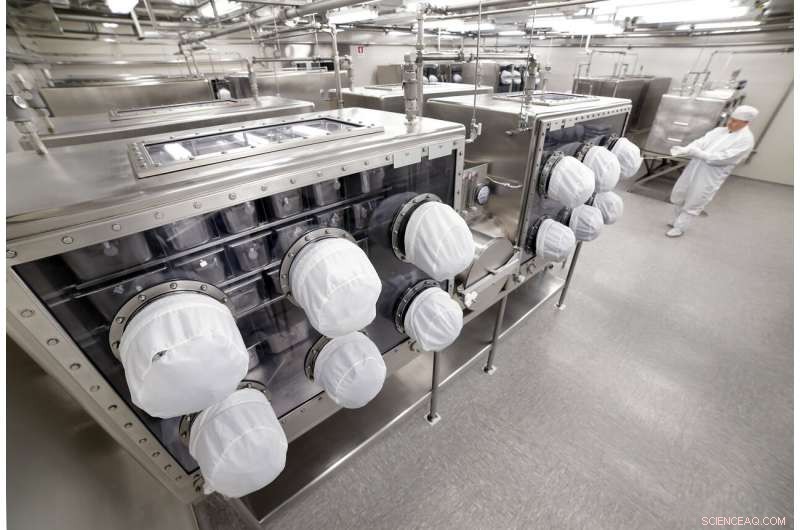 NASA Reveals Decades‑Old Apollo Moon Rock Samples for Modern Analysis