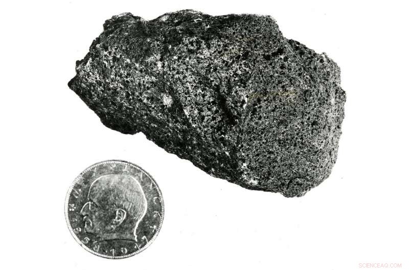 Moon Dust Revealed: How Max Planck Researchers Study Apollo 11 Samples