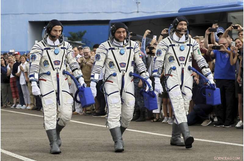 Russian Soyuz Capsule with Three Astronauts Successfully Docked with ISS – Update