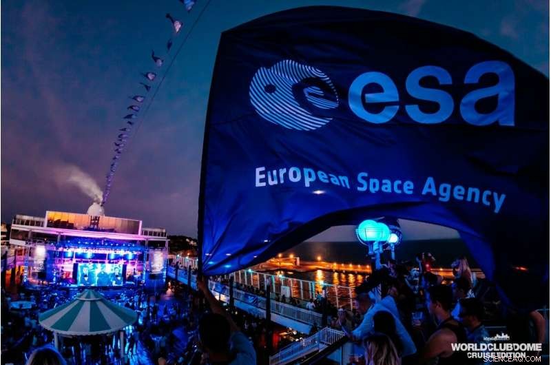 ESA Astronaut Luca Parmitano Becomes First DJ to Spin Music from Orbit