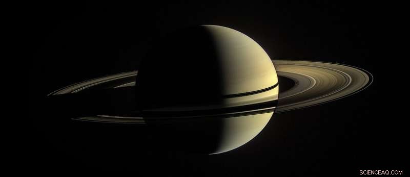 Scientists Debate Saturn s Rings: New Study Suggests Early Solar System Origin