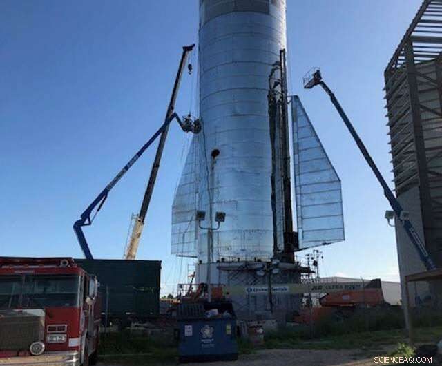 SpaceX Starship Prototype Adds New Tail Fins at Boca Chica