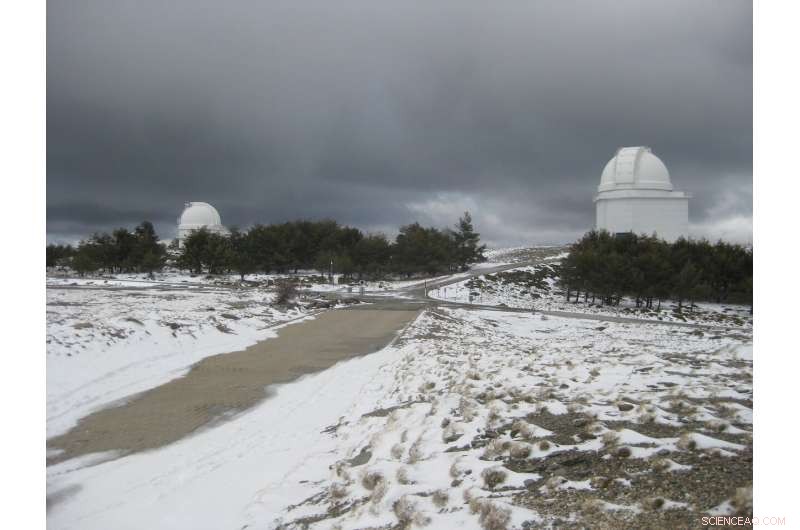 Jupiter‑Sized Planet Discovered Around Tiny Red Dwarf, Challenging Planet Formation Models