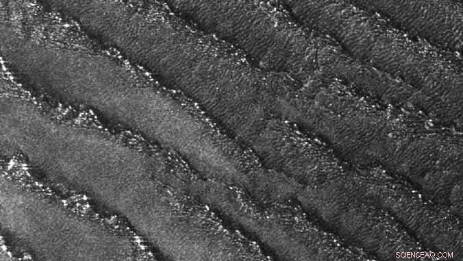 New Theory Reveals How Titan’s Dunes Formed