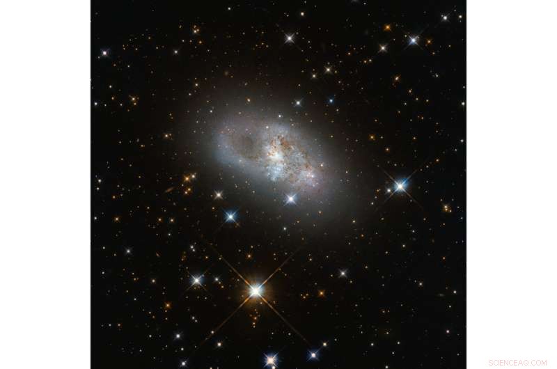 Hubble Captures Stunning Details of IC 4653 Galaxy