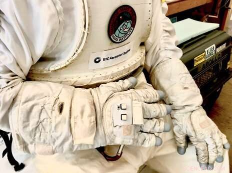 Revolutionary Smart Glove Empowers Astronauts to Operate Complex Robotics on the Moon, Mars, and Beyond