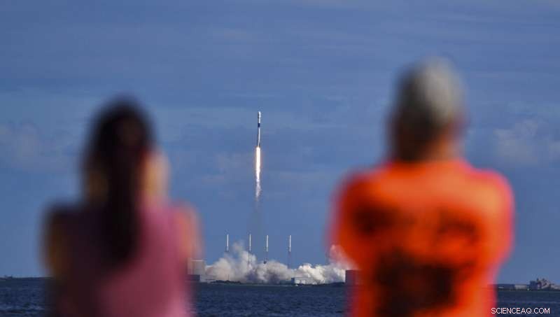 SpaceX Deploys 60 Mini Satellites to Expand Global Internet Coverage