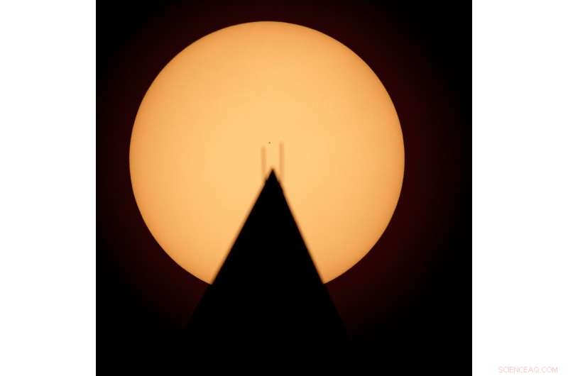 Rare Mercury Transit: Planet Glides Across Sun s Bright Disk, Captured by NASA s Solar Dynamics Observatory