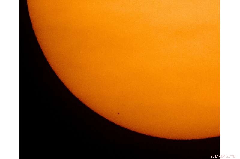 Rare Mercury Transit: Planet Glides Across Sun s Bright Disk, Captured by NASA s Solar Dynamics Observatory