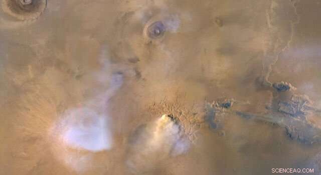 NASA’s MRO Captures Mars Dust Storms Forming Towering Columns