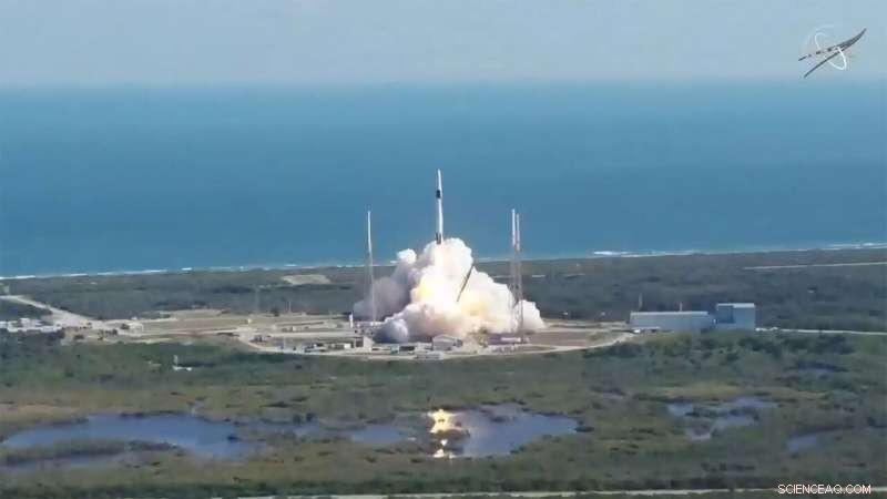 SpaceX Dragon Delivers NASA Cold Atom Lab to ISS in 19th Resupply Mission