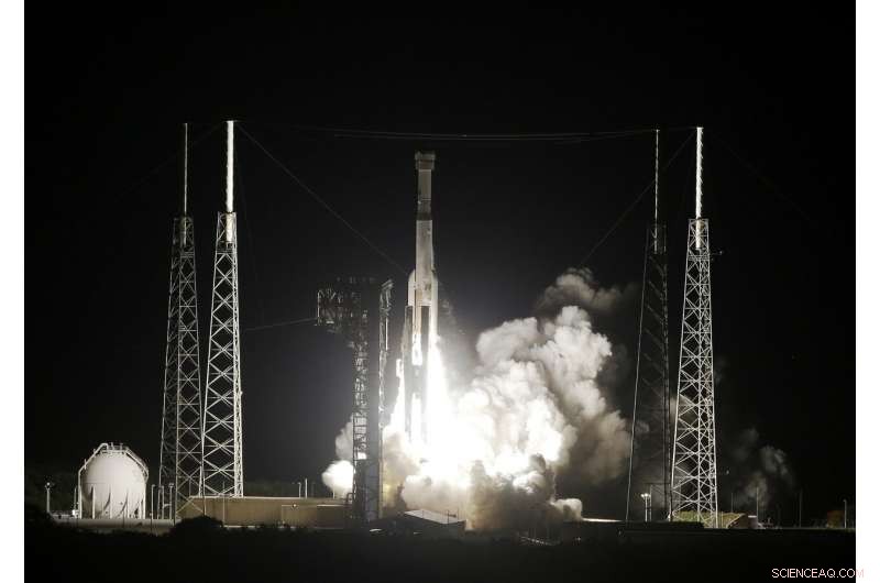 Boeing Starliner Debuts on First Test Flight, Encounters Orbital Issue
