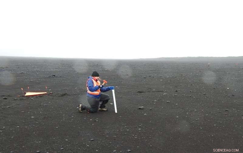 Icelandic Volcanic Landscapes Offer New Clues in the Search for Extraterrestrial Life