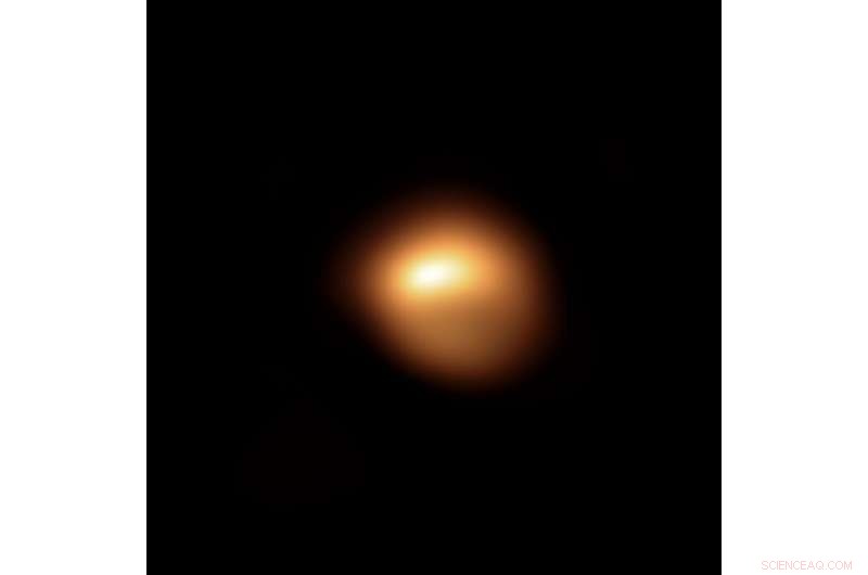 ESO’s VLT Reveals Betelgeuse’s Surface Amid Dimming