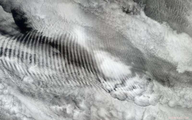 Mars Dust Storm Reveals Gravity Waves in Polar Atmosphere
