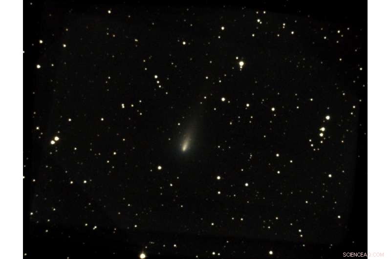 Citizen Astronomers Capture First Crowd‑Sourced Images of Comet ATLAS Disintegration