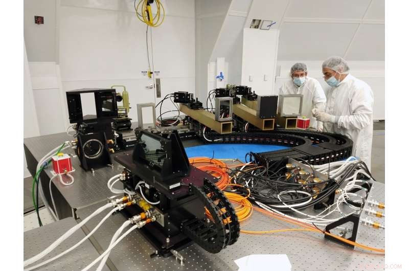 Exploring Solar Magnetic Fields Through Photon Bucket Imaging