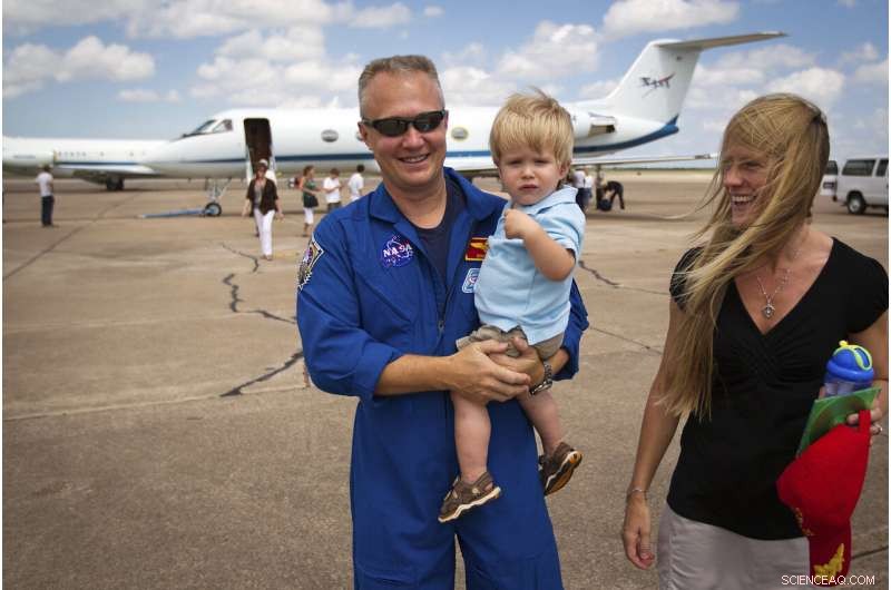 NASA’s Latest Crew: Veteran Astronauts Lead SpaceX Dragon Mission