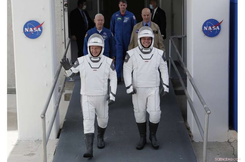 SpaceX Launch Delayed: Weather Forces Mission Scrub