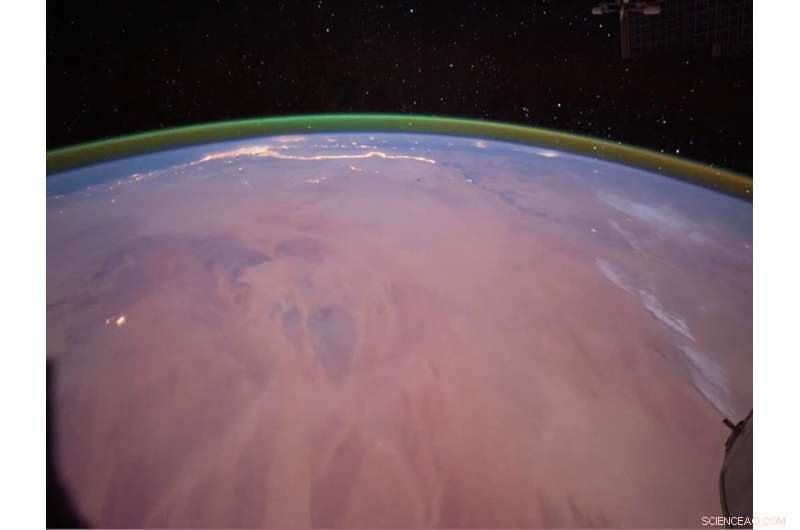 ESA’s ExoMars Detects Rare Green Oxygen Glow in Mars Atmosphere