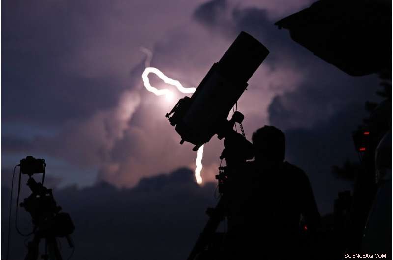 How to Photograph Comet Neowise: Patience and Strategic Placement