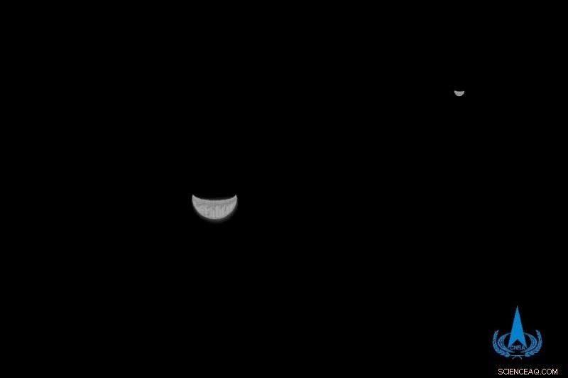 China s Tianwen-1 Mars Probe Sends Stunning Earth‑Moon Snapshot En Route to Red Planet