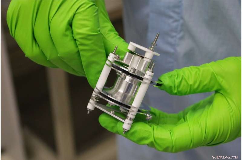 Advanced Lunar Volatile Detector Under Development at Open University