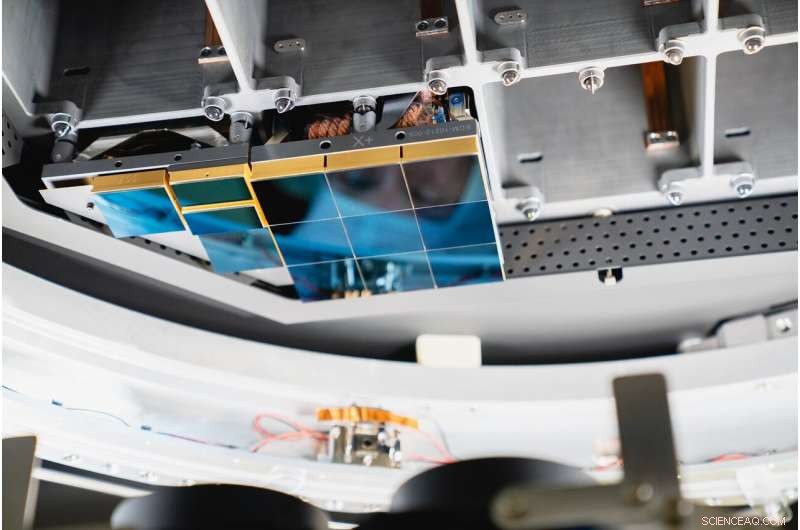 SLAC Captures First 3,200‑Megapixel Images with the World s Largest Digital Camera