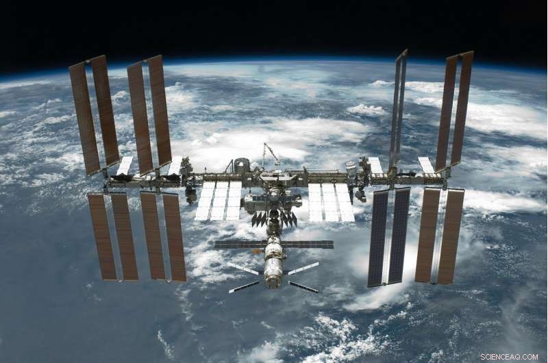 ISS Russian Module Oxygen Failure, Crew Safe