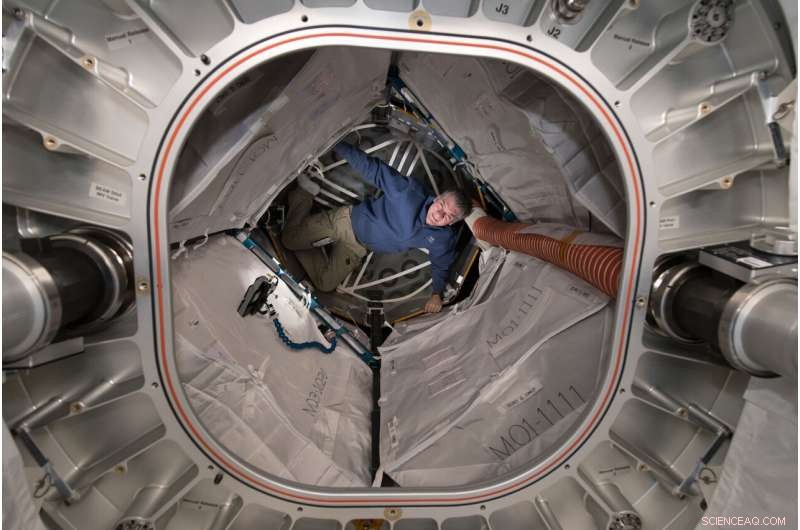 ESA Engineers Evaluate Skidmore, Owings & Merrill s Moon Village Habitat Design