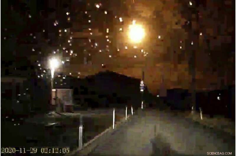 Brightly Burning Meteor Captivates Viewers Across Japan