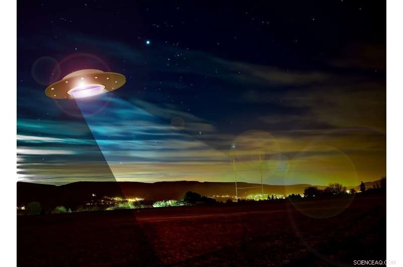 Astronomer Says Aliens May Exist, But UFO Sightings Lack Credible Evidence