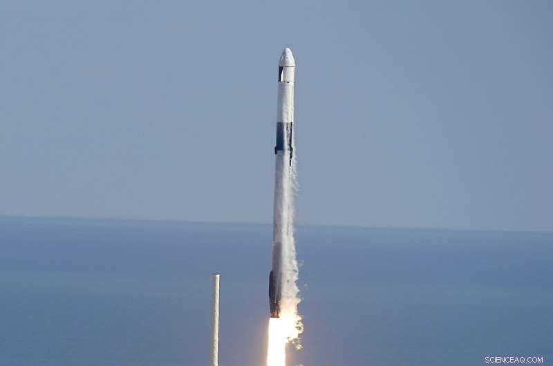 SpaceX Launches Dual Dragon Spacecraft to Resupply ISS