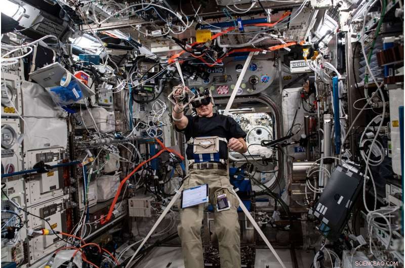 NASA Astronaut Mike Hopkins Demonstrates GRASP Experiment on ISS Ahead of New Year