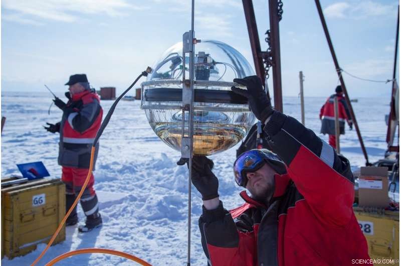 New Study Links All High‑Energy Cosmic Neutrinos to Quasars