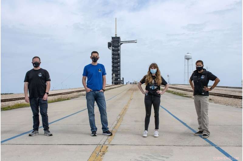 Two Space Enthusiasts Secure Seats on Billionaire’s Private SpaceX Flight