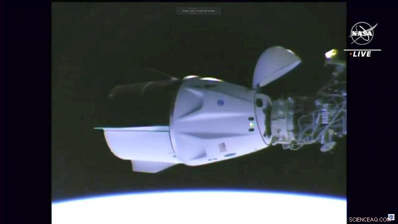 SpaceX Dragon Docking Brings Record-Breaking Crowd to the ISS