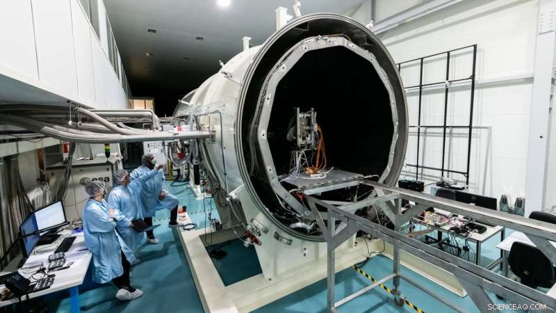 ESA Unveils Advanced Vacuum & Thermal Test Facility for Space Antennas