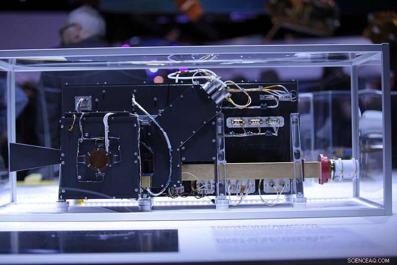 Asteroids and Comets Show Surprising Similarities, Challenging Traditional Classifications