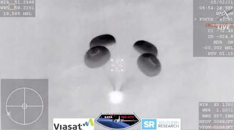 SpaceX Safely Lands 4 ISS Astronauts in Historic Nighttime Splashdown