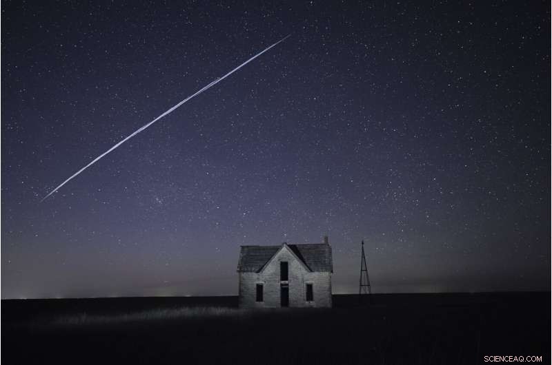 Starlink Satellite Constellation Sparks Concerns Among Residents and Astronomers