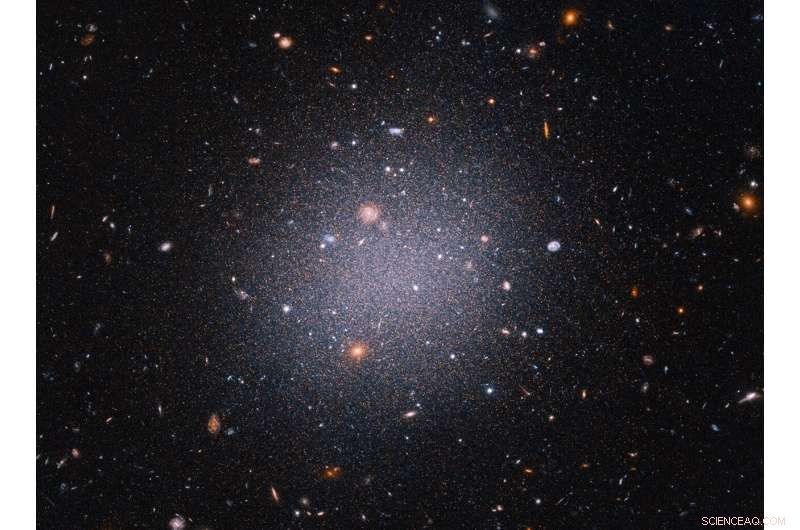 Hubble Observations Confirm Ultra-Diffuse Galaxy NGC1052-DF2 Is Lacking Dark Matter