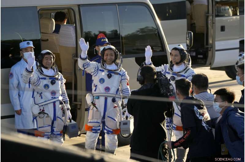 Crew Begins Life on China s New Space Station