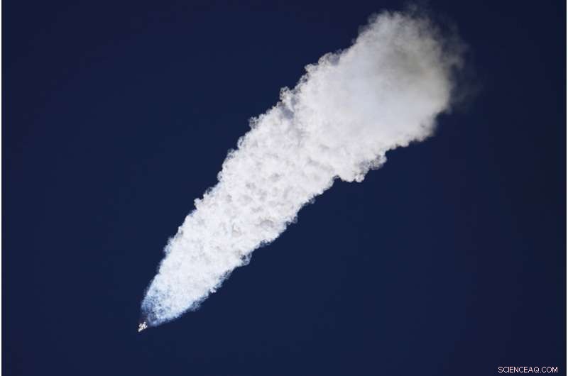 Crew Begins Life on China s New Space Station