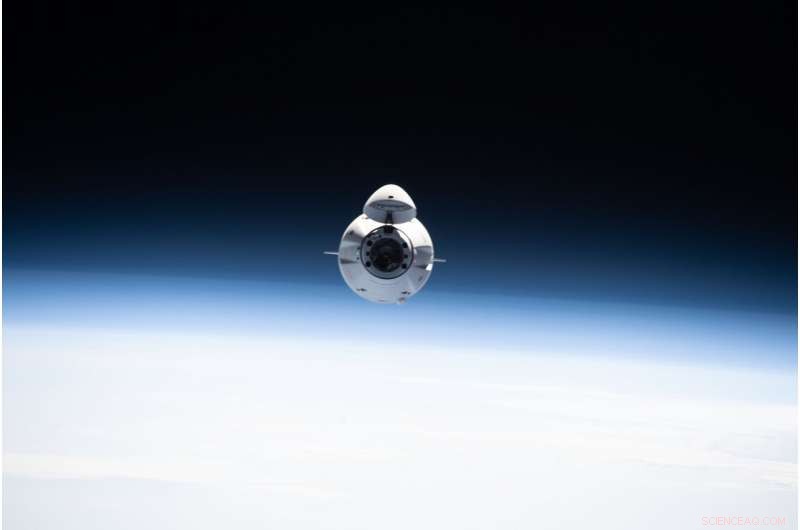 NASA’s Freeze-Drying and Oral Health Experiments Return Rapidly to Earth on SpaceX Dragon